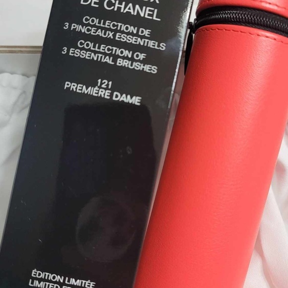 LIMITED EDITION CHANEL BRUSH AND MIRROR SET - Picture 3 of 6